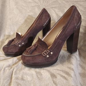 Vince Camuto brown suede loafer style heels with tassels size 9